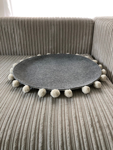 Saveplace® Round Pet Mat -  Various Colors BIG PomPom, 2 Sizes Grey Chaos