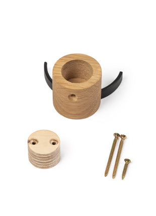Wall hook DEER | oak wood, brass Biotite