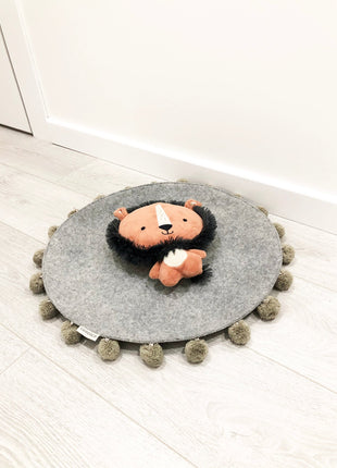 Saveplace® Round Pet Mat -  Various Colors BIG PomPom, 2 Sizes Grey Chaos