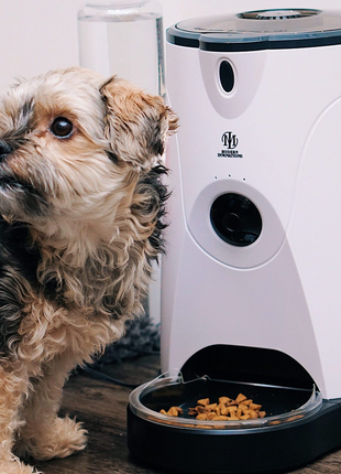 WiFi Pet Feeder Pink Trillium